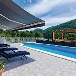 بيت للعطل Three-bedroom In