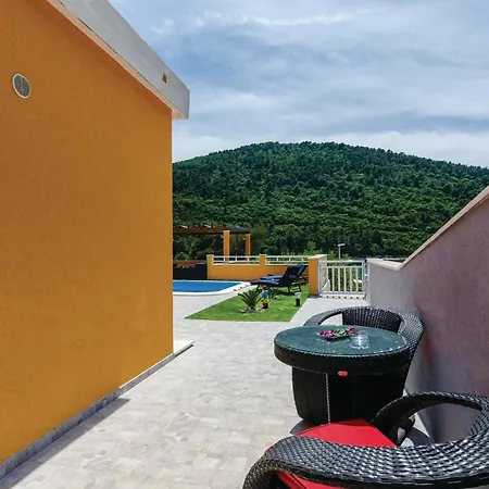 Feriehus Three-bedroom In *