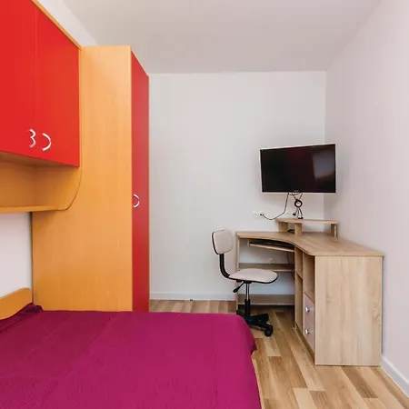 Three-bedroom In Feriehus