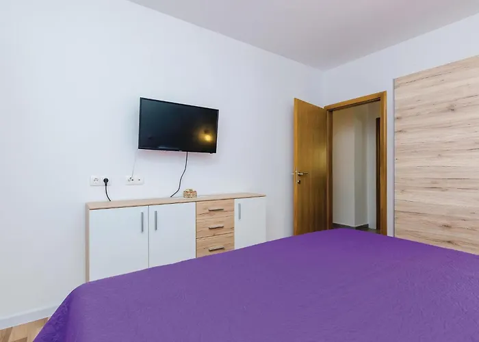 Three-bedroom In 스톤