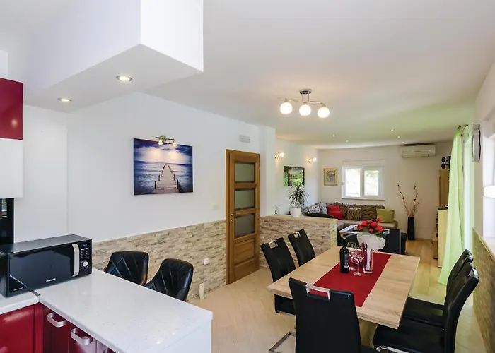 Three-bedroom In 펜션 *