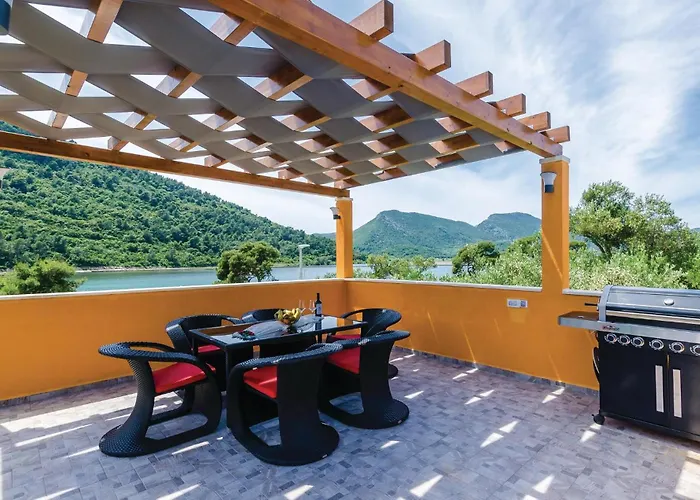 펜션 Three-bedroom In *