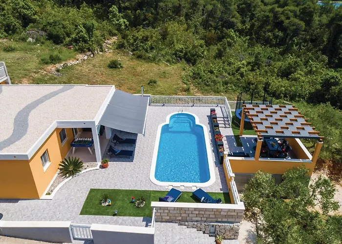 펜션 Three-bedroom In *