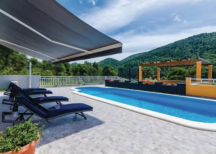 펜션 Three-bedroom In